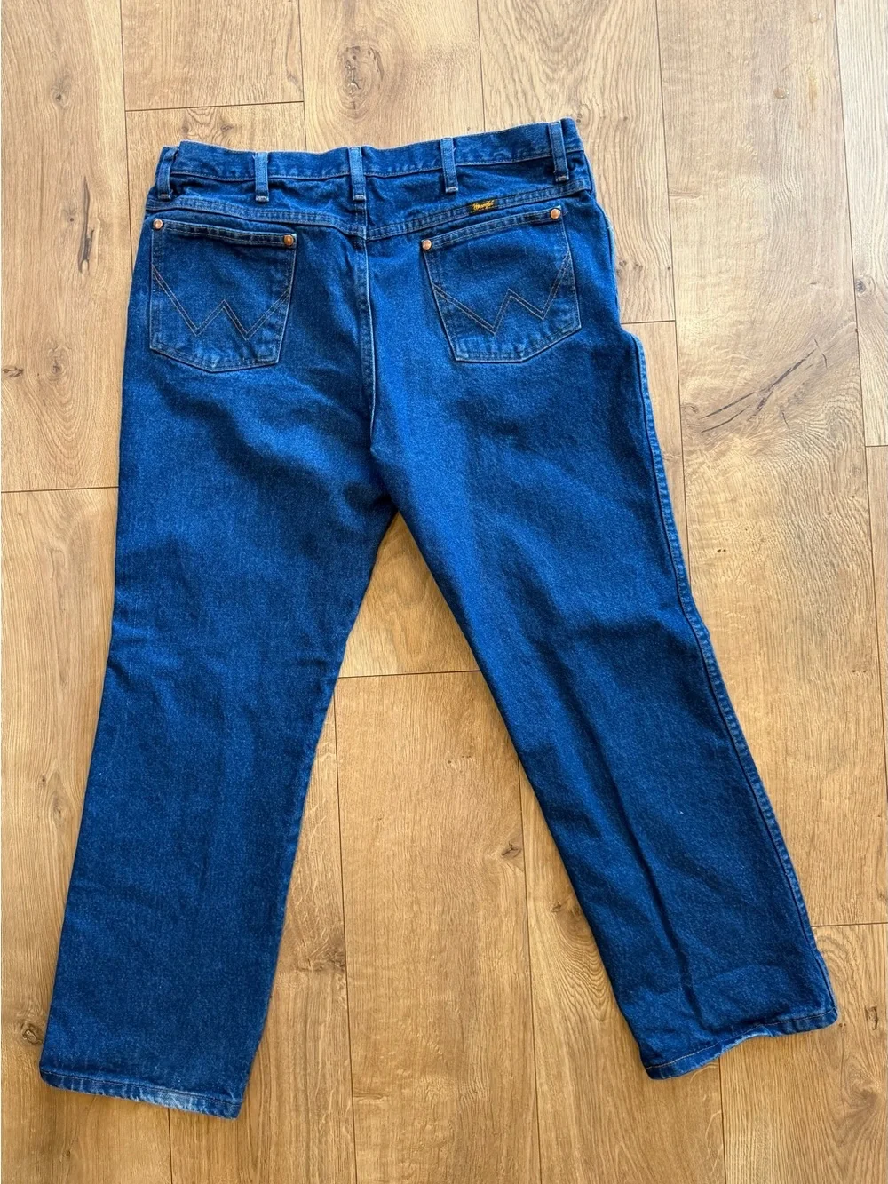 Wrangler Straight Leg Jeans in Deep Blue Denim